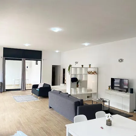 Flat Center Near W Parking * Machico (Madeira)