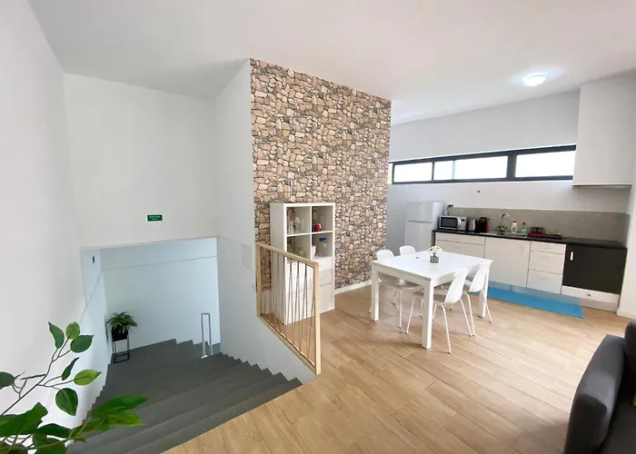 Flat Center Near W Parking