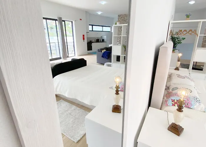 Flat Center Near W Parking 빌라 *