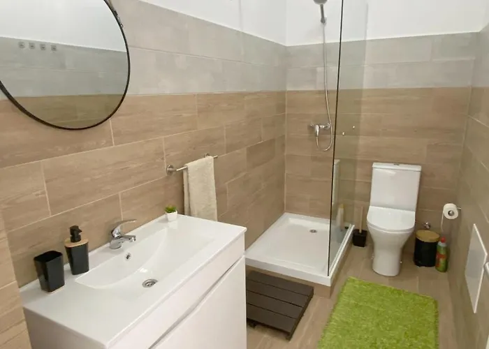 Flat Center Near W Parking